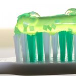 Чистить зубы во сне - толкование снов с чисткой зубов по сонникам