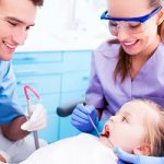 Что делать если молочный зуб не выпал, а коренной растет - Стоматология Линия Улыбки