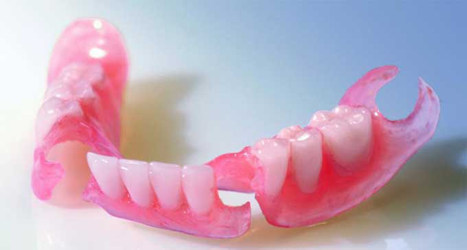 как быстрее привыкнуть к съемным зубным протезам