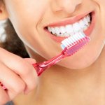 как почистить зубы без зубной щетки