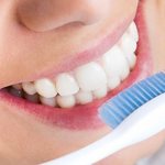 Как правильно чистить зубы видео