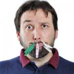 Как узнать есть ли запах изо рта у себя