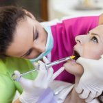 Местная анестезия обеспечивает обезболивание в стоматологической хирургии