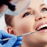 Помощь стоматолога или пародонтолога