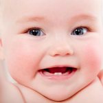 с какого возраста детям чистят зубы